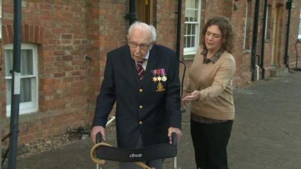 کاپیتان مور به زودی صد ساله می‌شود