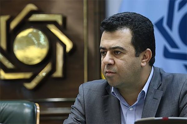 وقتی‌ گربه دزده را نگهبان آشپزخانه میکنند. 