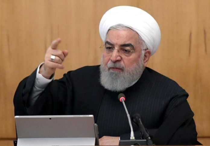 حسن روحانی،‌ ‌ در واکنش به انتقادها از میزان وام یک میلیون تومانی به شهروندان، افزود:  «بعضی‌ها می‌گویند یک میلیون کم است،‌ اما برای خیلی خانواده‌ها در این شرایط سخت مهم است. توان دولت این مقدار بوده است»