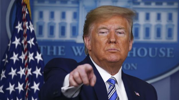 هشدار دوباره ترامپ: هر قایق ایرانی که نزدیک کشتی‌های ما شود آن را منهدم مى‌كنيم