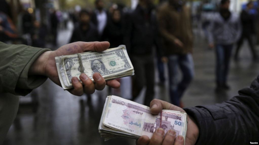 قیمت دلار در ایران در رکوردی تازه وارد کانال ۲۴ هزار تومان شد