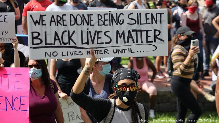 مرگ دمکراسی و قانونمندی؛ 