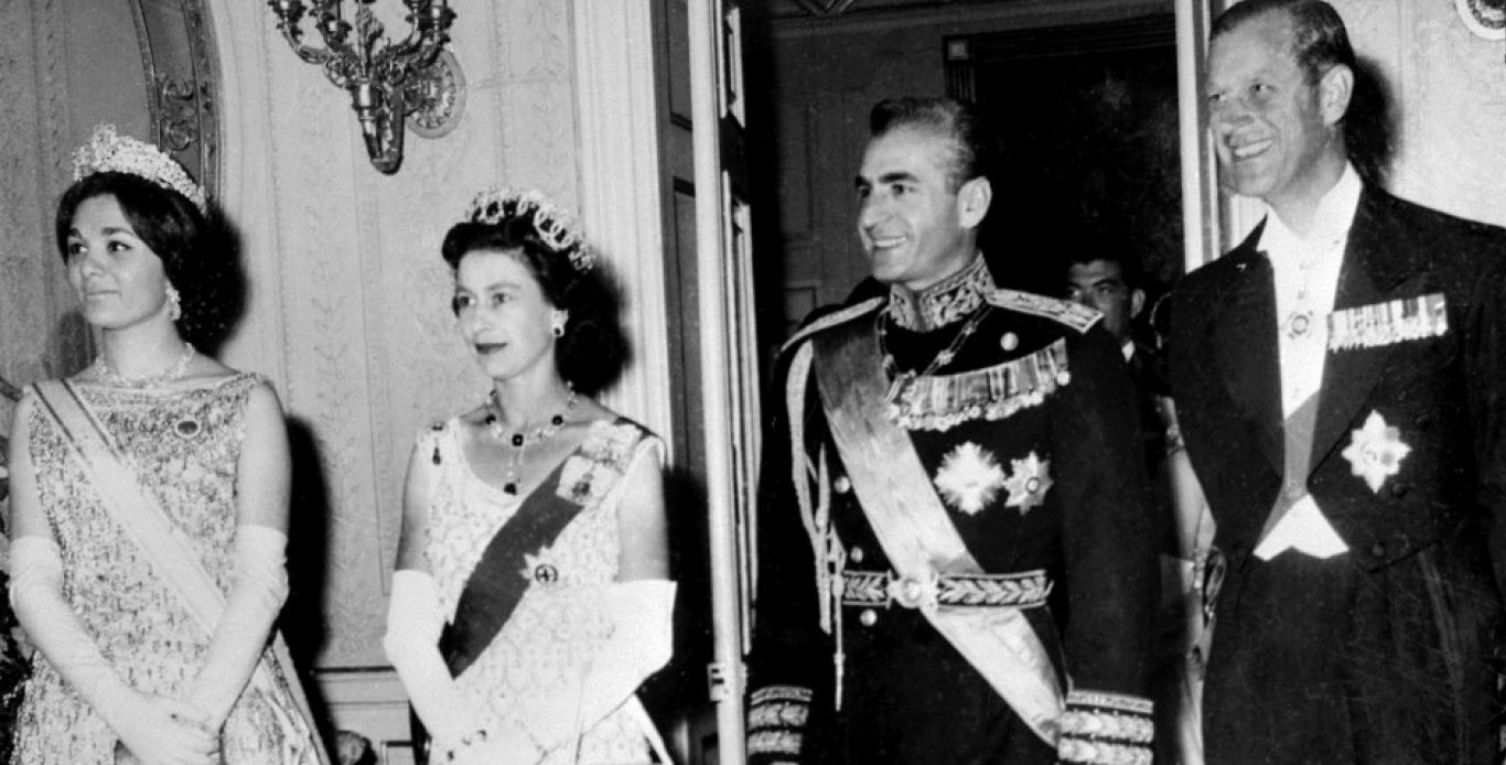 در اعتراض به این مستند گفته‌شده که روایت ماجراهای منتهی به ۲۸ مرداد به صورت ناقص و غیردقیق منتشر شده است-CENTRAL PRESS / AFP