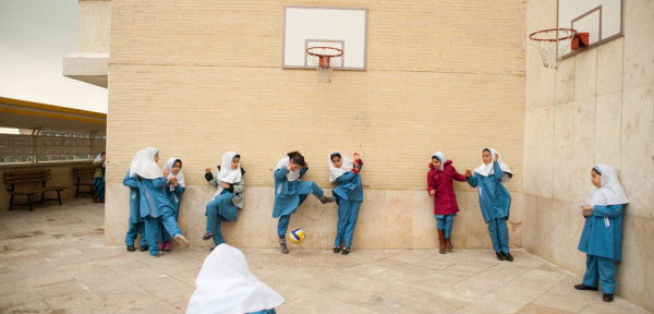 دختران دبستانی در ایران