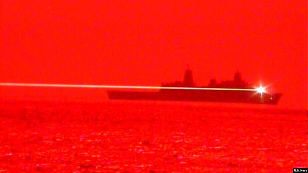  نیروی دریایی آمریکا یک پهپاد در حال پرواز را توسط یک سلاح لیزری با موفقیت منهدم کرد