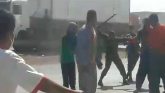 معترضان بی‌آبی در غیزانیه اهواز هدف 'گلوله ساچمه‌ای' پلیس قرار گرفتند