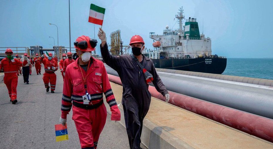  جمهوری اسلامی در کنار بهره‌برداری‌های تبلیغاتی از پهلو گرفتن نفت‌کش‌های خود در بنادر ونزوئلا، با دو فشار داخلی و خارجی دست و پنجه نرم می‌کند و ترجیح داده است با سکوت از کنار این فشار‌ها گذر کند.