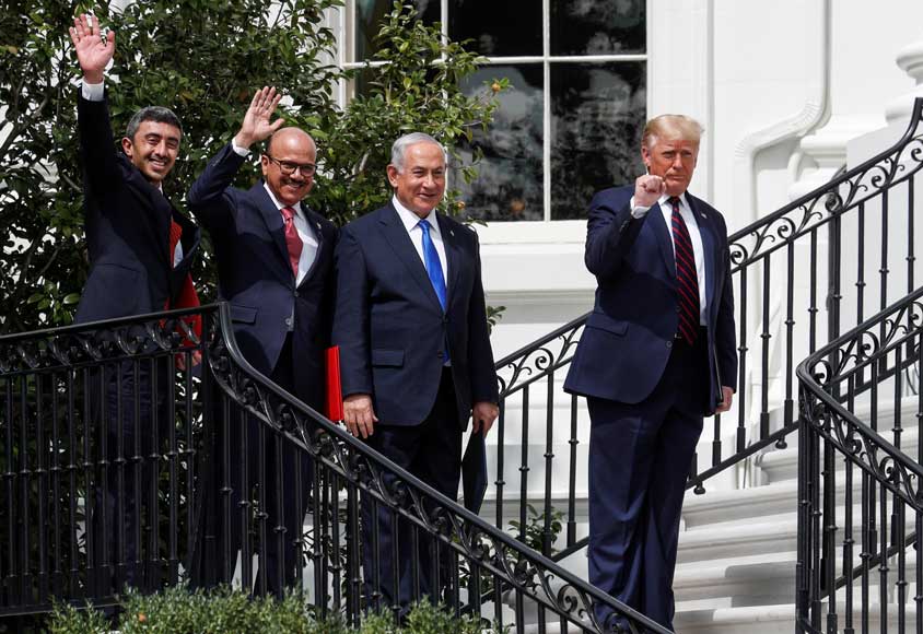 دونالد ترامپ، بنیامین نتانیاهو نخست وزیر اسرائیل، عبداللطیف الزیانی وزیر خارجه بحرین و عبدالله بن زاید وزیر خارجه امارات؛ کاخ سفید؛ واشنگتن؛ ۱۵ سپتامبر ۲۰۲۰