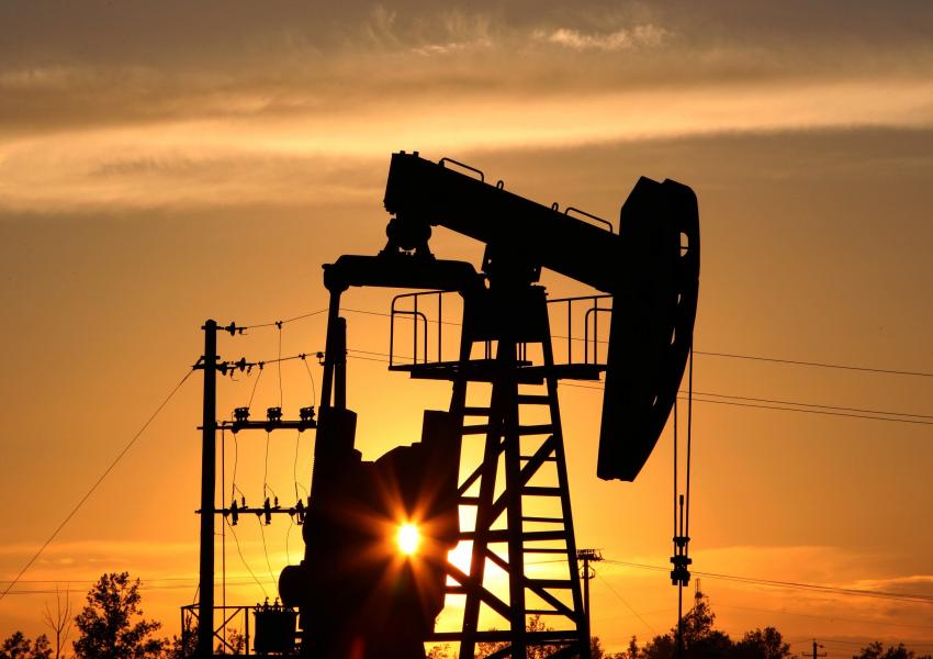 سومین سقوط کم‌سابقه قیمت جهانی نفت طی دو هفته؛ نفت در آستانه قیمت‌های زیر بیست دلار
