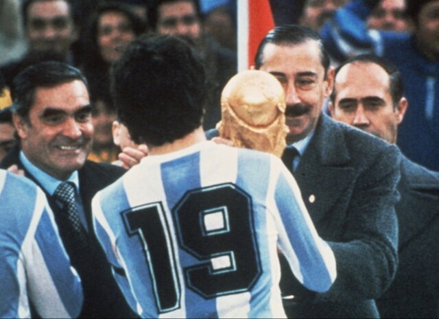 فوتبال زیر سایه دیکتاتوری